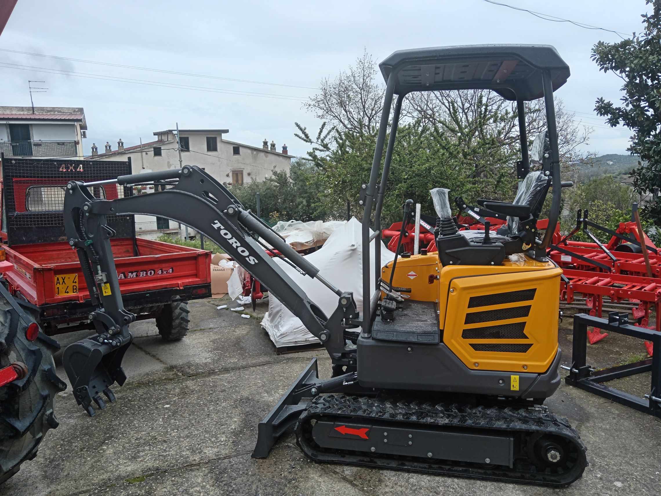 ESCAVATORE TOROS/TE-20